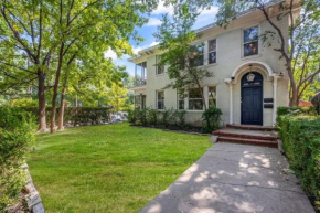 Large Groups Welcome at Oak Lawn House, Condo and Pool